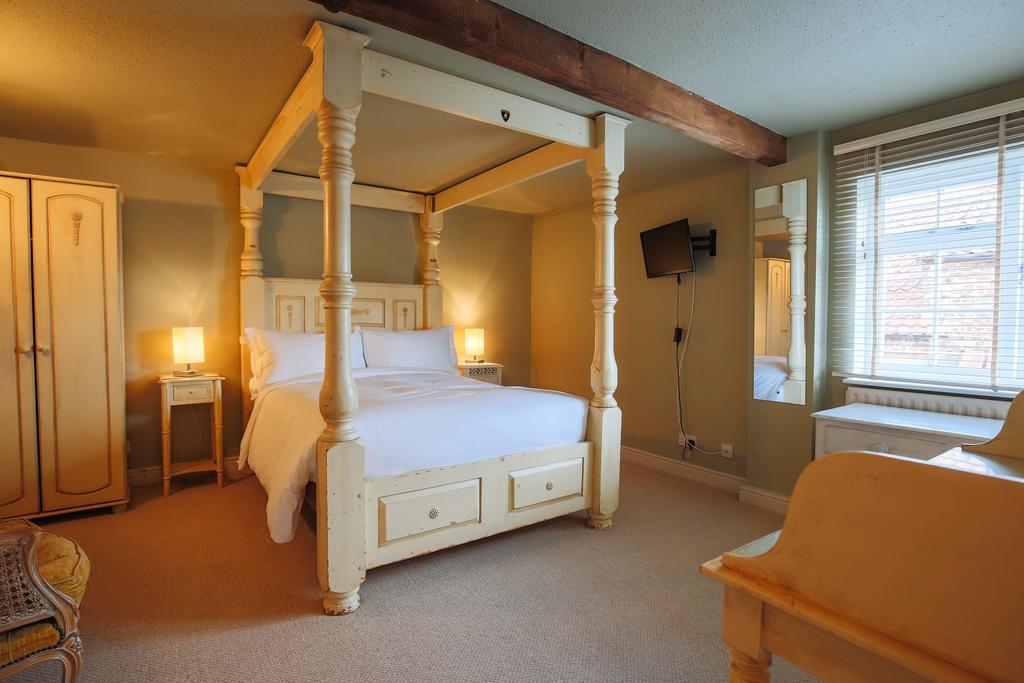 Fantinos Bed & Breakfast Thirsk Bagian luar foto