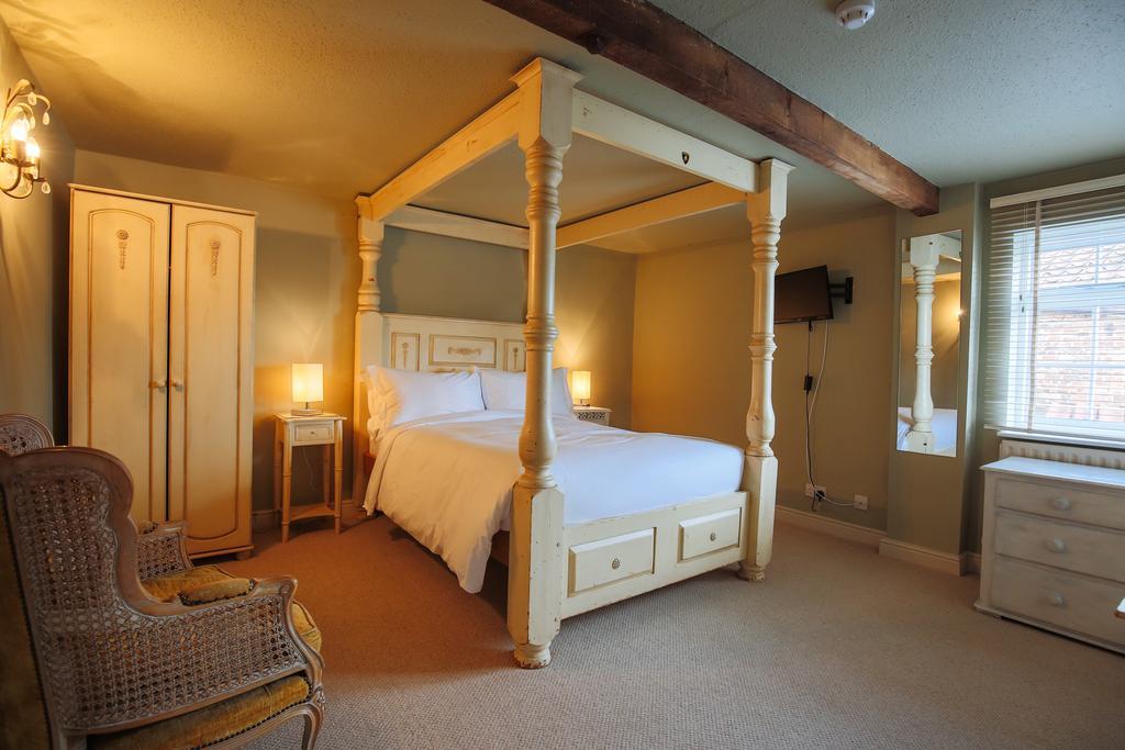 Fantinos Bed & Breakfast Thirsk Bagian luar foto